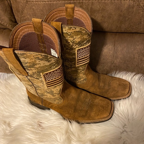 Ariat boots size 10.5 EE - Picture 2 of 10